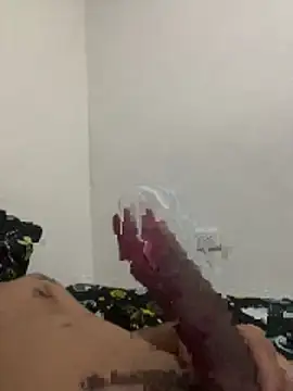 Snapshot of Yolngg chatting on November 1, 2:24 am Yolngg online show from November 1, 2:24 am