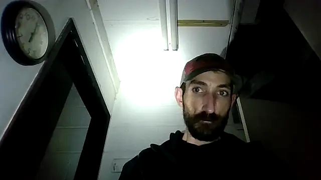 Snapshot of SlammyDjr chatting on November 28, 1:58 pm SlammyDjr online show from November 28, 1:58 pm