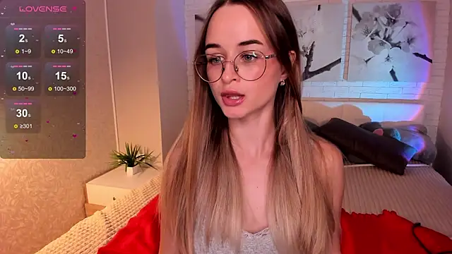 Tiffanyhunt online show from November 7, 1:44 pm