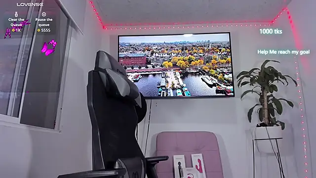 emily palmeer online show from December 22, 11:18 am