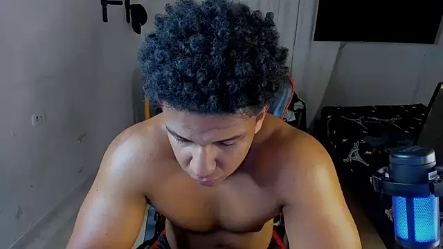 Snapshot of May_Dylan1 chatting on October 5, 6:28 pm May Dylan1 online show from October 5, 6:28 pm