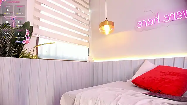 stephanymonroe online show from February 12, 4:24 pm