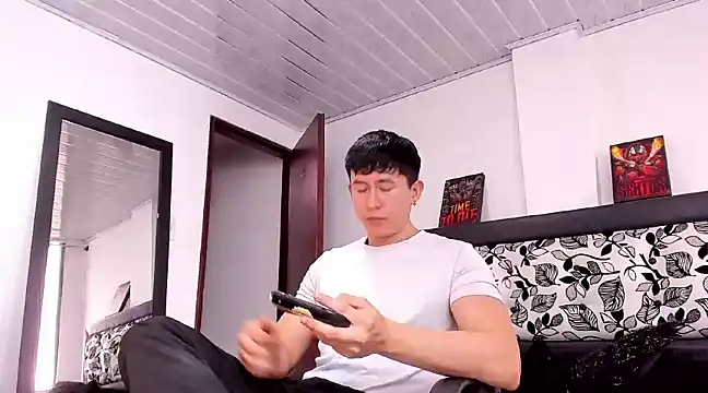 Snapshot of setsuna10 chatting on December 18, 9:51 pm setsuna10 online show from December 18, 9:51 pm