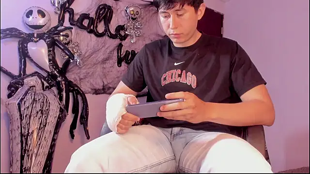 Snapshot of setsuna10 chatting on October 24, 2:52 am setsuna10 online show from October 24, 2:52 am