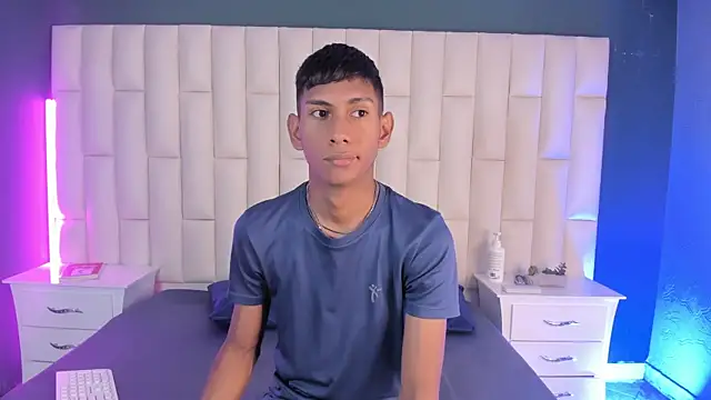 Snapshot of Nick_Collins18 chatting on February 21, 3:34 am Nick Collins18 online show from February 21, 3:34 am