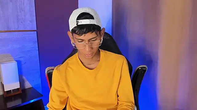 Snapshot of Nick_Collins18 chatting on October 22, 9:25 pm Nick Collins18 online show from October 22, 9:25 pm