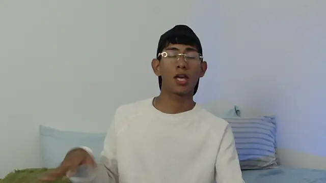 Snapshot of Nick_Collins18 chatting on October 29, 8:32 pm Nick Collins18 online show from October 29, 8:32 pm