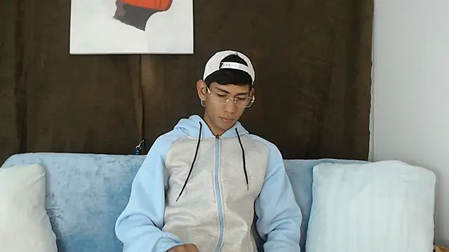 Snapshot of Nick_Collins18 chatting on November 6, 8:21 pm Nick Collins18 online show from November 6, 8:21 pm