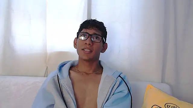 Snapshot of Nick_Collins18 chatting on November 25, 6:52 pm Nick Collins18 online show from November 25, 6:52 pm