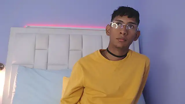 Snapshot of Nick_Collins18 chatting on December 16, 7:08 pm Nick Collins18 online show from December 16, 7:08 pm