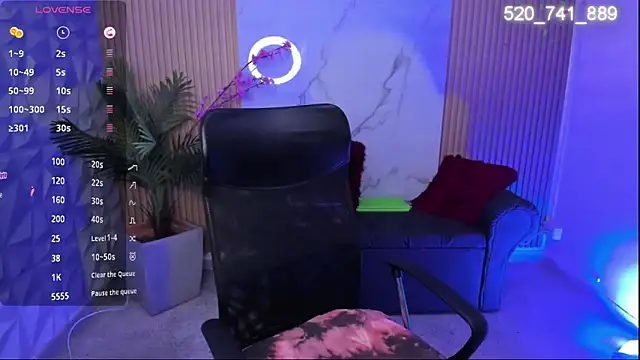 Snapshot of DylanRosse chatting on November 10, 7:46 pm DylanRosse online show from November 10, 7:46 pm