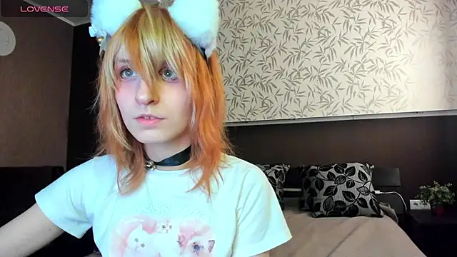 Snapshot of Little_Chips chatting on January 13, 8:05 am Little Chips online show from January 13, 8:05 am