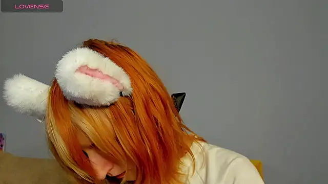 Snapshot of Little_Chips chatting on March 1, 8:02 am Little Chips online show from March 1, 8:02 am