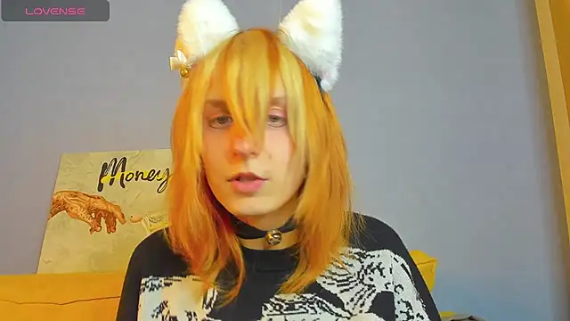 Snapshot of Little_Chips chatting on March 12, 8:51 am Little Chips online show from March 12, 8:51 am