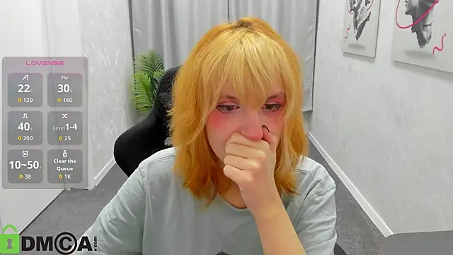 Snapshot of Little_Chips chatting on September 20, 6:20 pm Little Chips online show from September 20, 6:20 pm