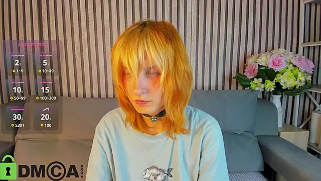 Snapshot of Little_Chips chatting on October 5, 5:22 pm Little Chips online show from October 5, 5:22 pm