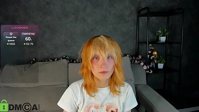 Snapshot of Little_Chips chatting on October 26, 5:19 pm Little Chips online show from October 26, 5:19 pm