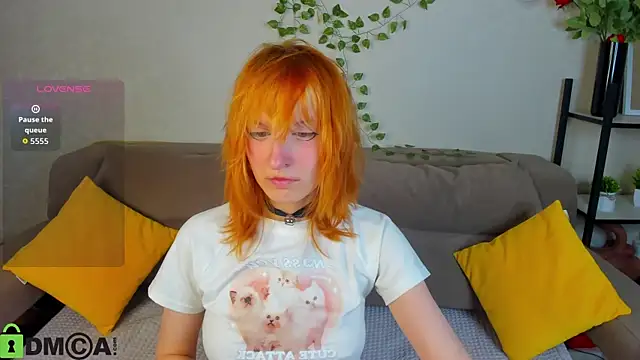 Snapshot of Little_Chips chatting on November 17, 5:19 pm Little Chips online show from November 17, 5:19 pm