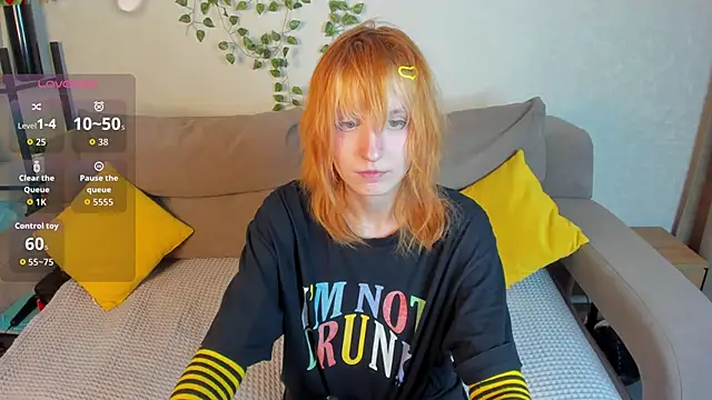 Snapshot of Little_Chips chatting on November 30, 5:17 pm Little Chips online show from November 30, 5:17 pm