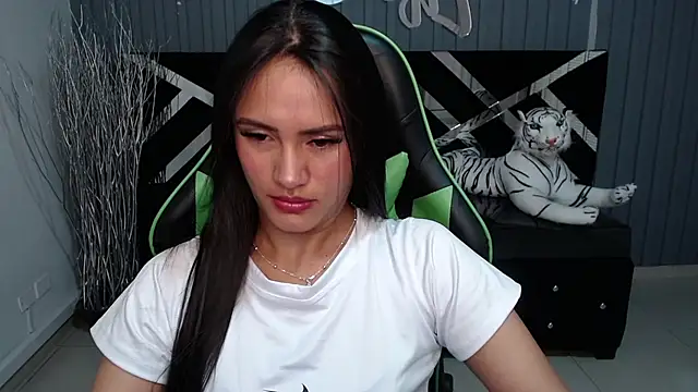 Snapshot of allison_a1 chatting on January 24, 9:49 am allison a1 online show from January 24, 9:49 am