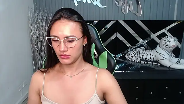 Snapshot of allison_a1 chatting on February 5, 9:36 am allison a1 online show from February 5, 9:36 am