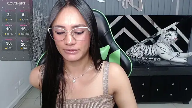 Snapshot of allison_a1 chatting on March 15, 12:58 am allison a1 online show from March 15, 12:58 am