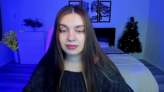 DaniellaLovely online show from January 16, 11:15 am