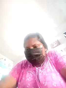 Snapshot of kavinila20 chatting on February 18, 6:04 am kavinila20 online show from February 18, 6:04 am