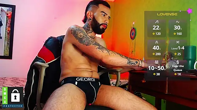 Snapshot of Diilanhott chatting on February 11, 2:35 am Diilanhott online show from February 11, 2:35 am