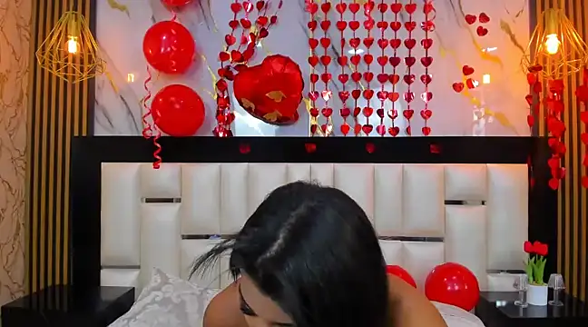 TiaraRosse online show from February 13, 4:43 am