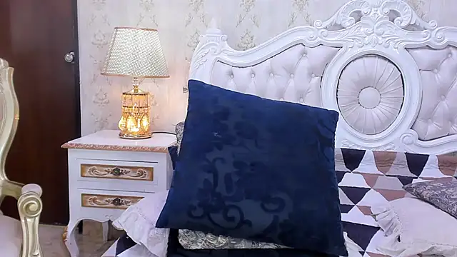 TiaraRosse online show from February 14, 3:58 pm