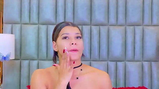 TiaraRosse online show from March 4, 12:00 pm