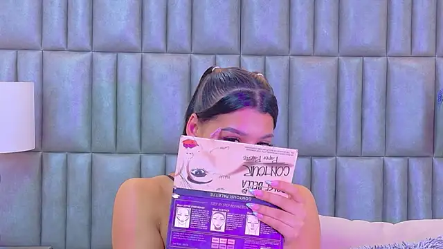 TiaraRosse online show from April 11, 1:04 pm