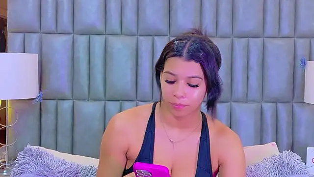 TiaraRosse online show from April 17, 12:30 pm