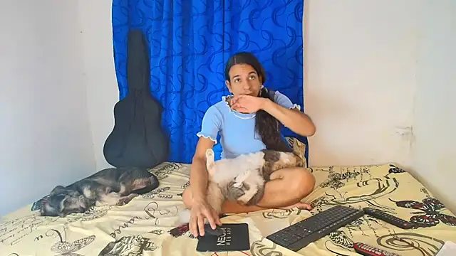 Snapshot of Oh_Tique chatting on November 25, 3:12 pm Oh Tique online show from November 25, 3:12 pm