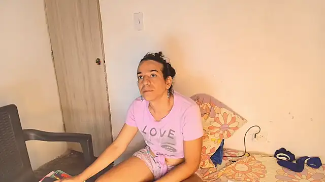 Snapshot of Oh_Tique chatting on December 3, 2:37 pm Oh Tique online show from December 3, 2:37 pm