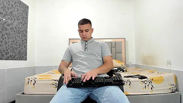 simookeler online show from April 20, 11:17 pm