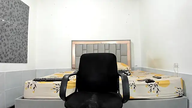 simookeler online show from April 21, 1:42 am