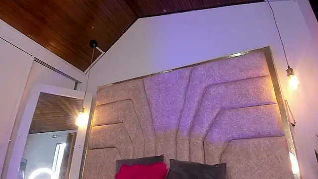 EmaJames25 online show from February 21, 7:37 pm