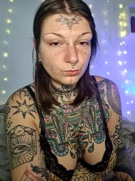 lizzardqueeen online show from February 20, 6:10 am