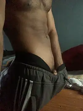 Snapshot of Vampire_xoxo chatting on January 4, 3:29 am Vampire xoxo online show from January 4, 3:29 am