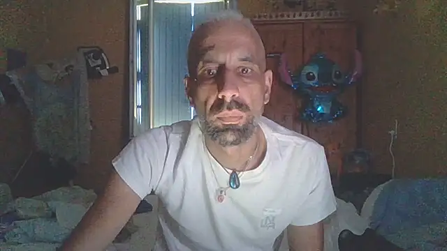 Snapshot of arrow13680 chatting on October 27, 2:21 pm arrow13680 online show from October 27, 2:21 pm