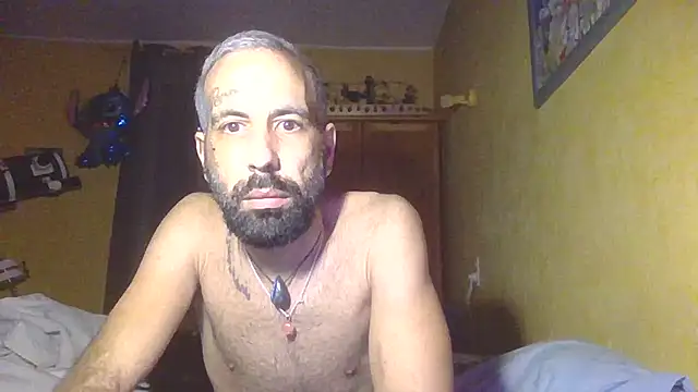 Snapshot of arrow13680 chatting on November 19, 3:28 am arrow13680 online show from November 19, 3:28 am