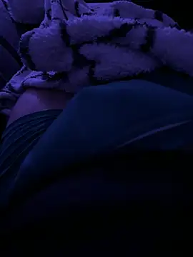 Snapshot of unconnudu21000 chatting on December 8, 5:07 am unconnudu21000 online show from December 8, 5:07 am