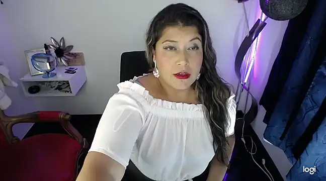 Snapshot of AmeliaThompsonTaboo chatting on March 15, 12:36 am AmeliaThompsonTaboo online show from March 15, 12:36 am