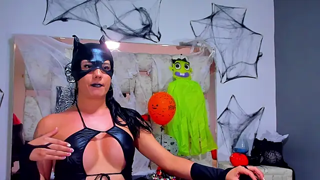 ZachaTompson online show from October 31, 9:49 pm