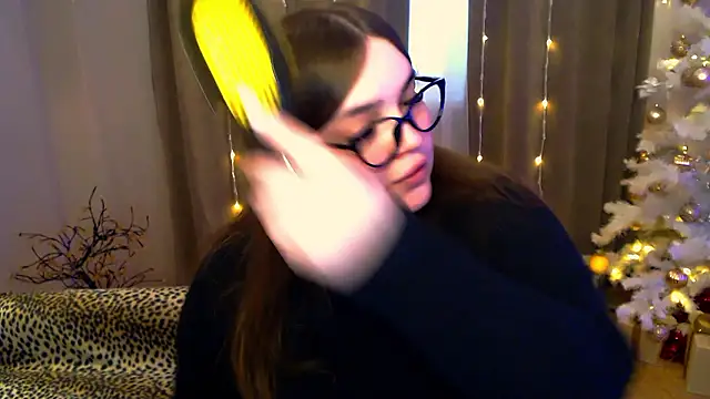 Snapshot of Emaaa_ua chatting on December 8, 6:33 am Emaaa ua online show from December 8, 6:33 am