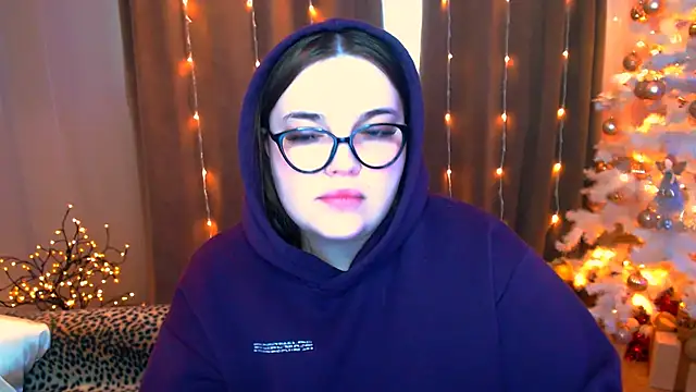 Snapshot of Emaaa_ua chatting on December 15, 8:19 am Emaaa ua online show from December 15, 8:19 am