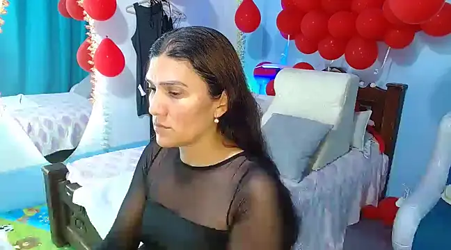 Snapshot of venus_swet_ chatting on February 23, 2:51 am venus swet online show from February 23, 2:51 am