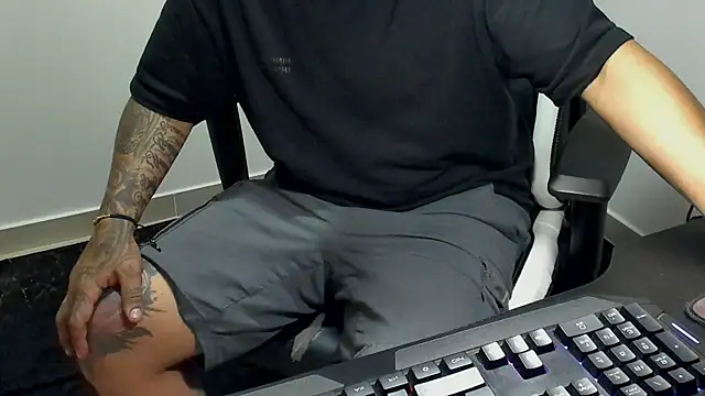 Snapshot of stebankechima chatting on October 30, 3:30 am stebankechima online show from October 30, 3:30 am